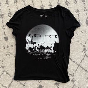 venice graphic crop tee